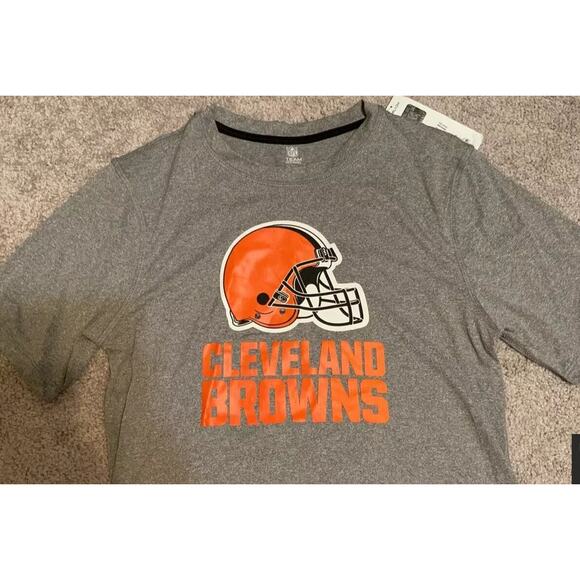 NFL Team Apparel Mens CLEVELAND BROWNS Short Sleeve Lightweight T Shirt Size S - Picture 2 of 4